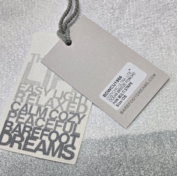 Nwt Barefoot Dreams CozyChic Ultra Lite Ocean Breeze Poncho In Pink Multi Stripe - Picture 2 of 2